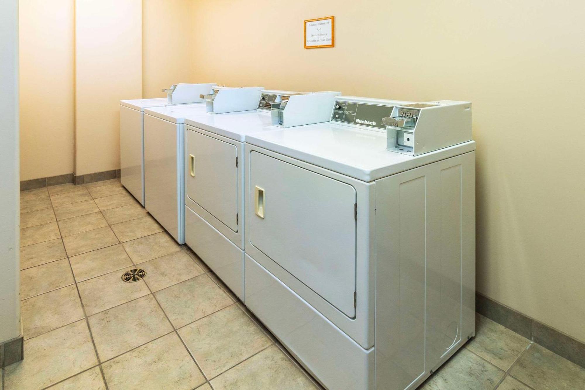 Comfort Inn & Suites Salmon Arm Luaran gambar