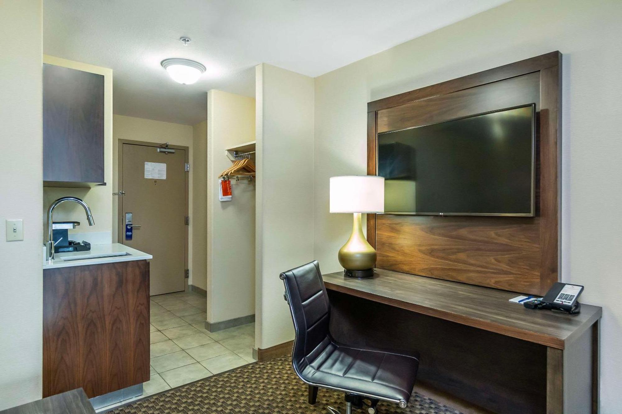 Comfort Inn & Suites Salmon Arm Luaran gambar