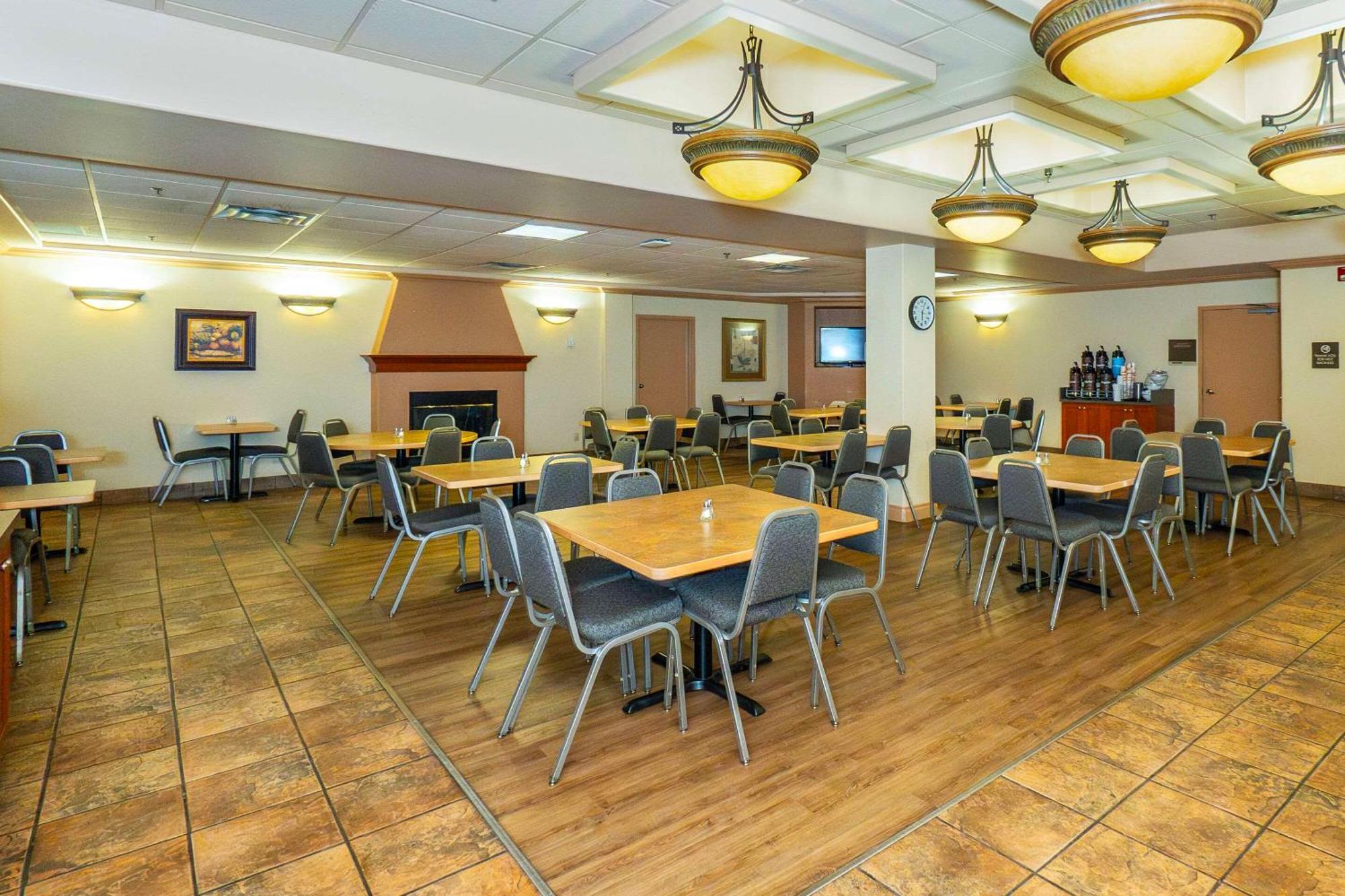 Comfort Inn & Suites Salmon Arm Luaran gambar