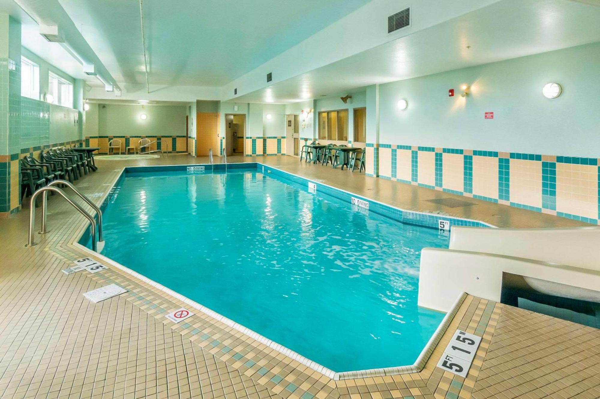 Comfort Inn & Suites Salmon Arm Luaran gambar
