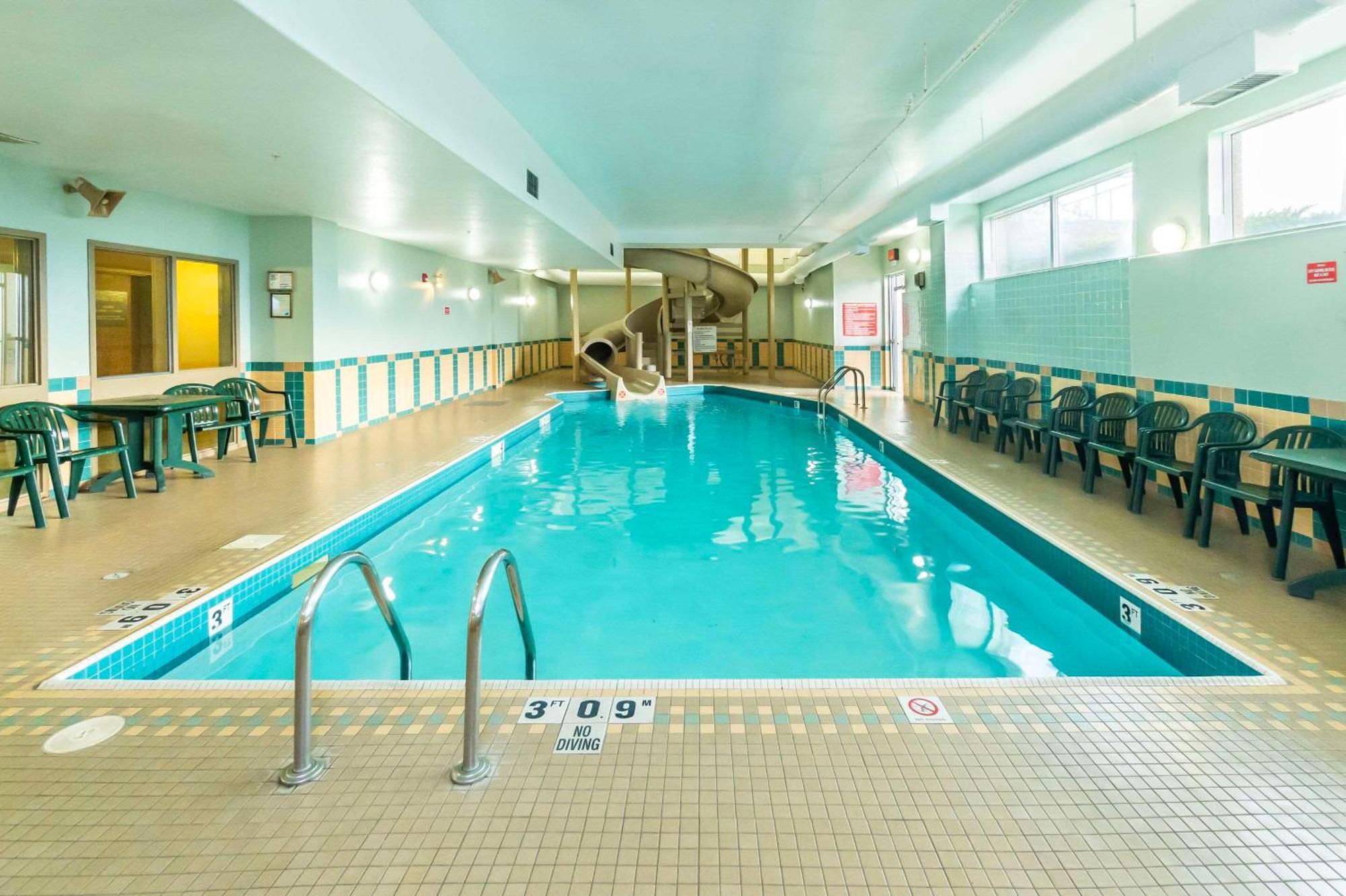 Comfort Inn & Suites Salmon Arm Luaran gambar