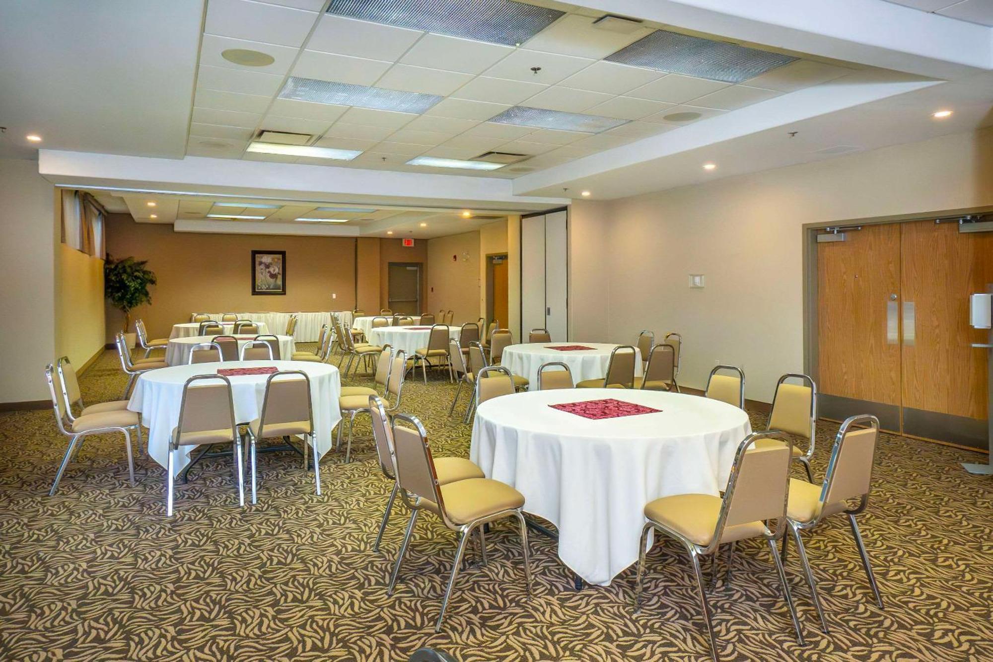 Comfort Inn & Suites Salmon Arm Luaran gambar